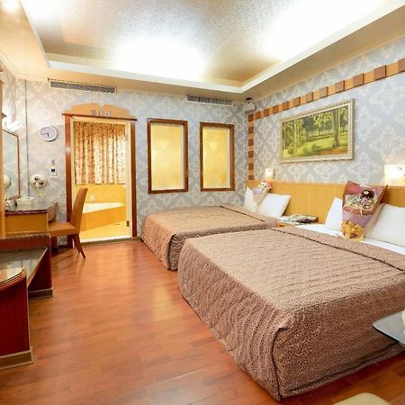 Holland Village Motel Tainan Bagian luar foto