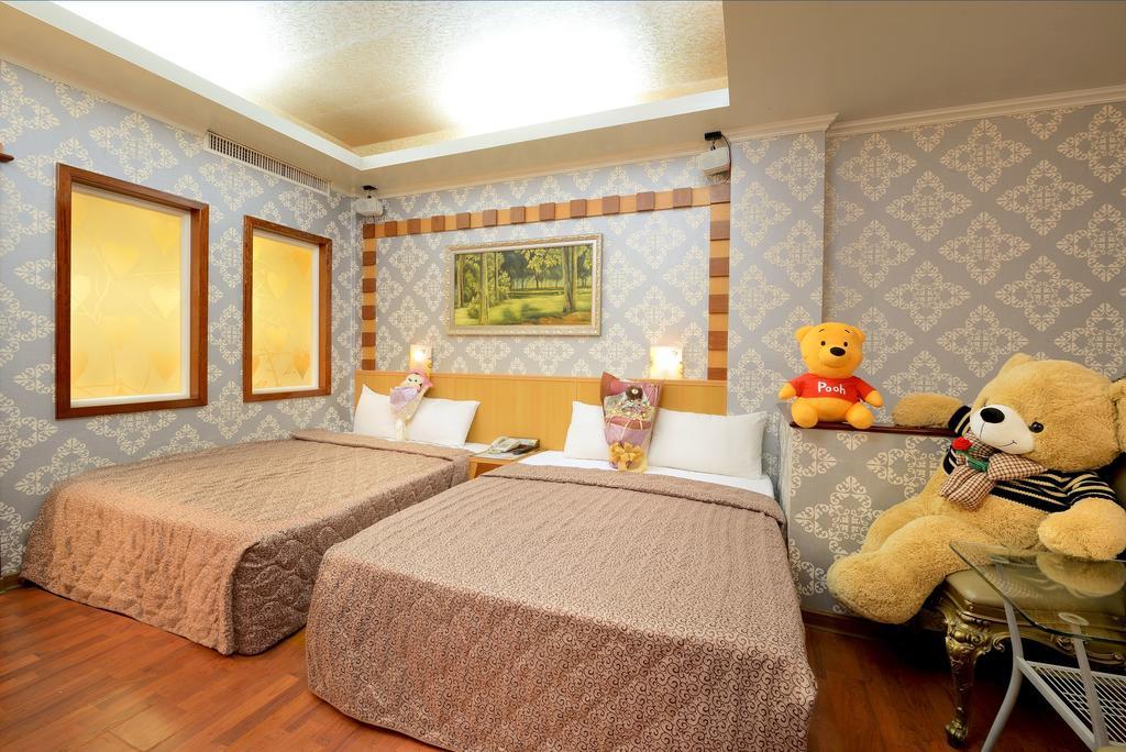 Holland Village Motel Tainan Bagian luar foto